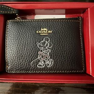 Nwt Disney x coach Minnie Mouse card holder